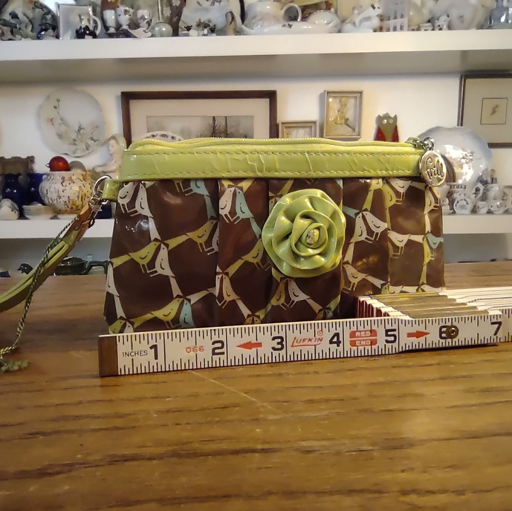 Vera Bradley New vintage 2010 hangin' out WRISTLET sittin' in a tree